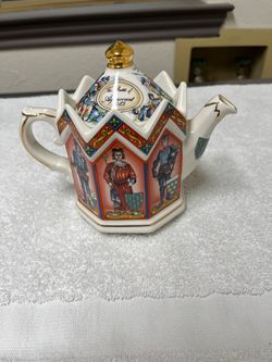 James Sadler Teapot - The Battle of Aqincourt 1415