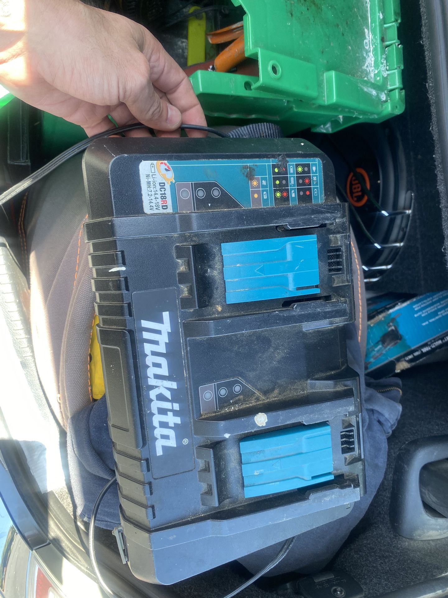 Makita DC18RD 18 Volt Lithium-Ion Dual Port Rapid Optimum Charger