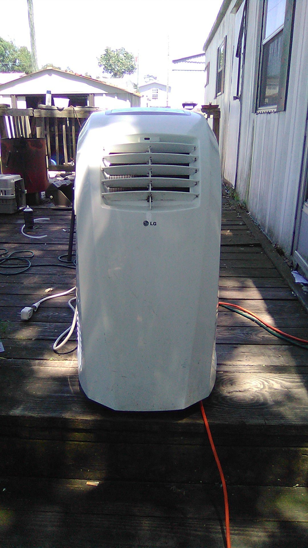 LG 9000 BTU Portable air conditioner