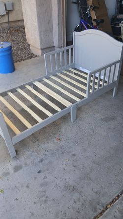 Toddler bed