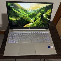 15.6” HP PAVILION LAPTOP