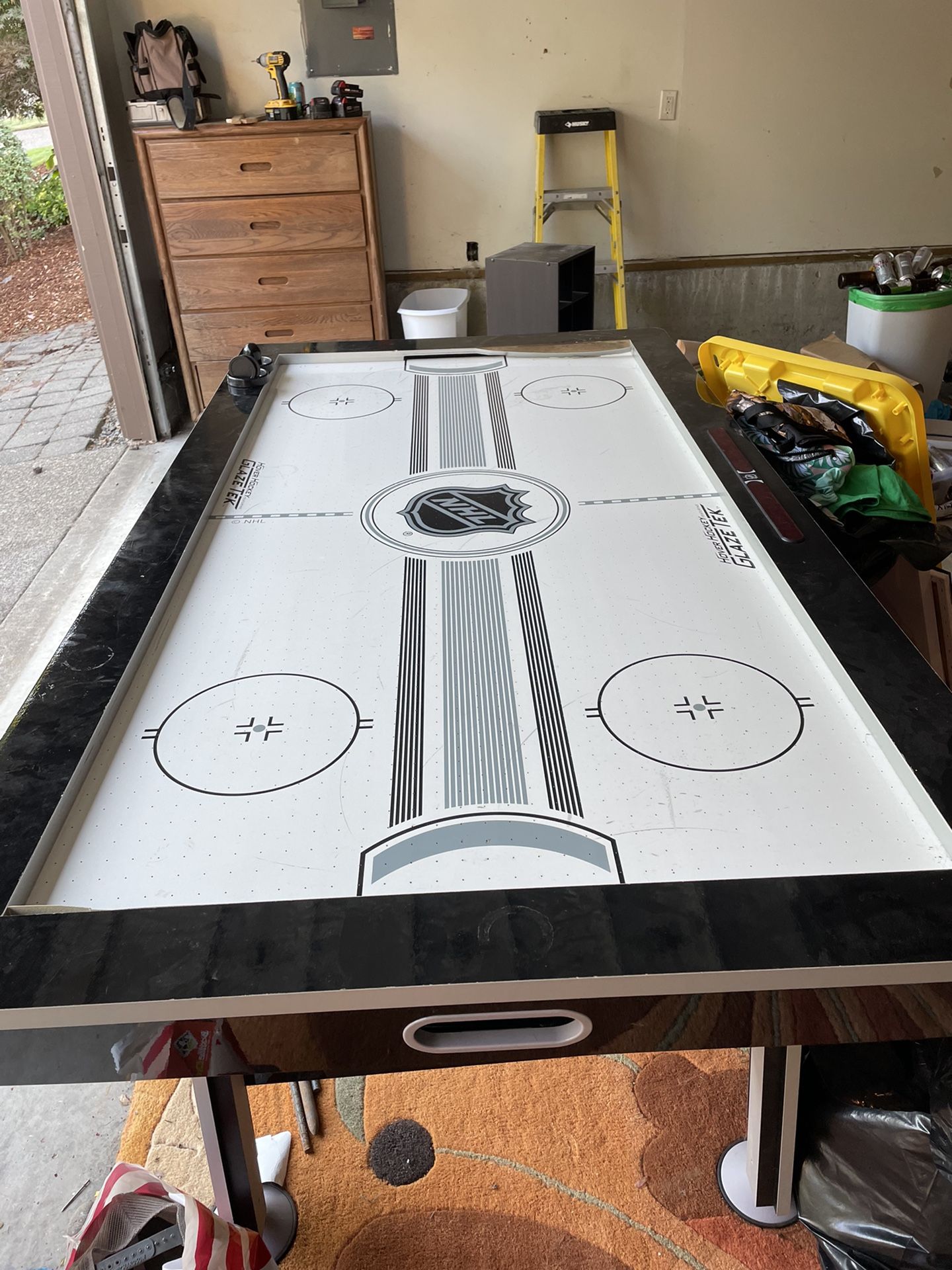 Air Hockey Table