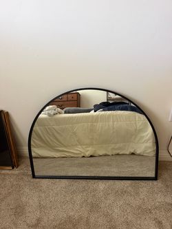 Arch mirror