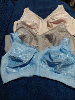 Playtex Women's Wireless Bra, 18 Hour Plus-Size Bras Available, Full Coverage, Smoothing, 4693