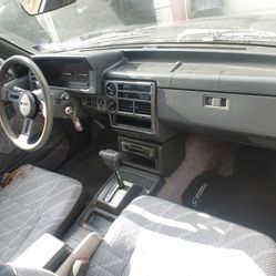 Mazda B2600.      $2600