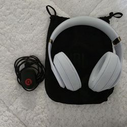 Beats Solo 4 On-Ear Wireless Headphones