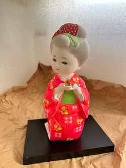 Maiko/Geisha Ceramic Painted Figurine