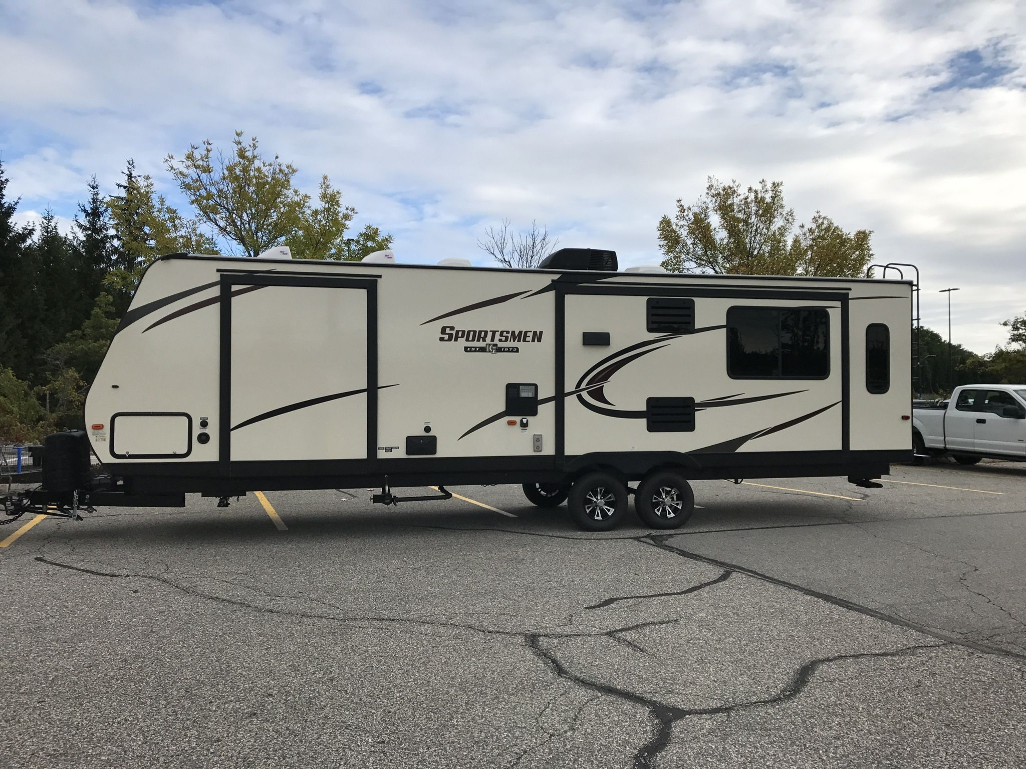 Pull Behind RV 2017 Bump Outs 3 In Good Shape Only Used 2 1/2 Years Now In Storage 36 Feet Long With Queen Bed And Couch That Pulls Out Into A Bed