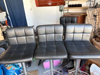 4 bar stools