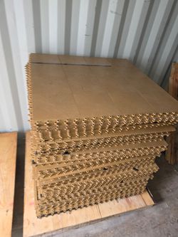 10in by 10in locking plastic flooring for basketball or garage flooring 845 sqft total