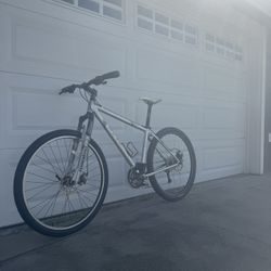 Trek Gary Fisher Genesis 27.5" Mountain Bike (Medium)