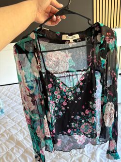 Diane Von Furstenberg Shit and top, size 6