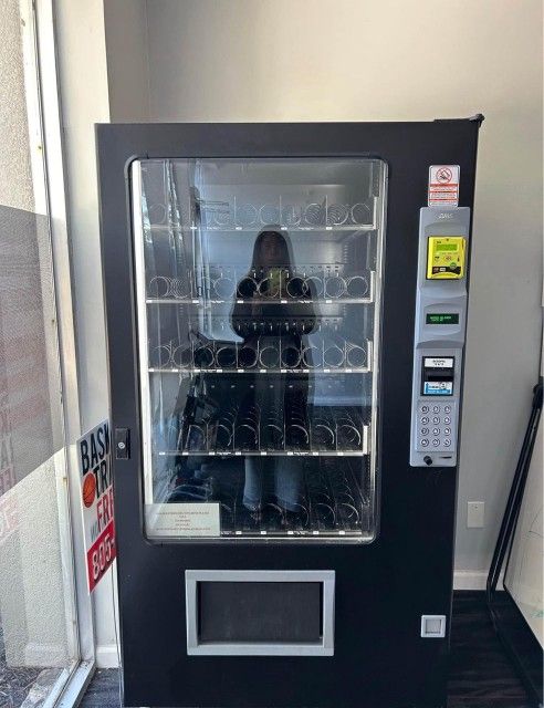 Vending Machine With Card Reader