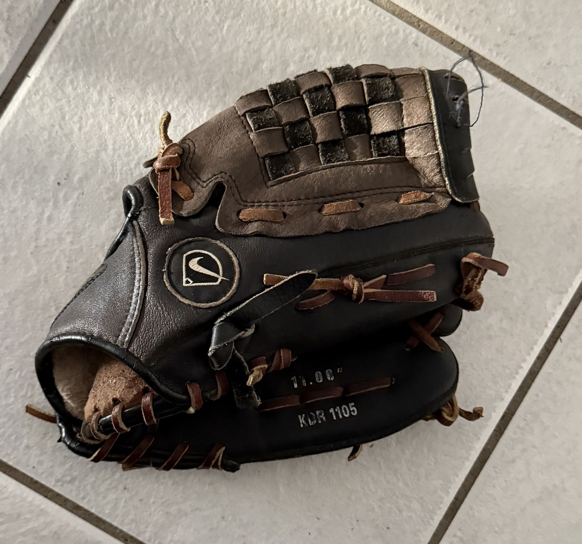 Nike Youth Baseball Glove 11"
