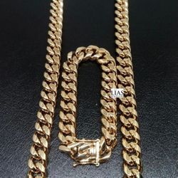 New 18k Yellow Gold Cuban Link Chain And Bracelet 