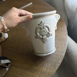 Off White Flower Base 