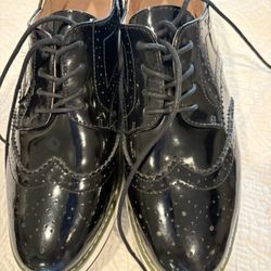 Women’s Black Patent Platform  Lace Up Shoes. 
