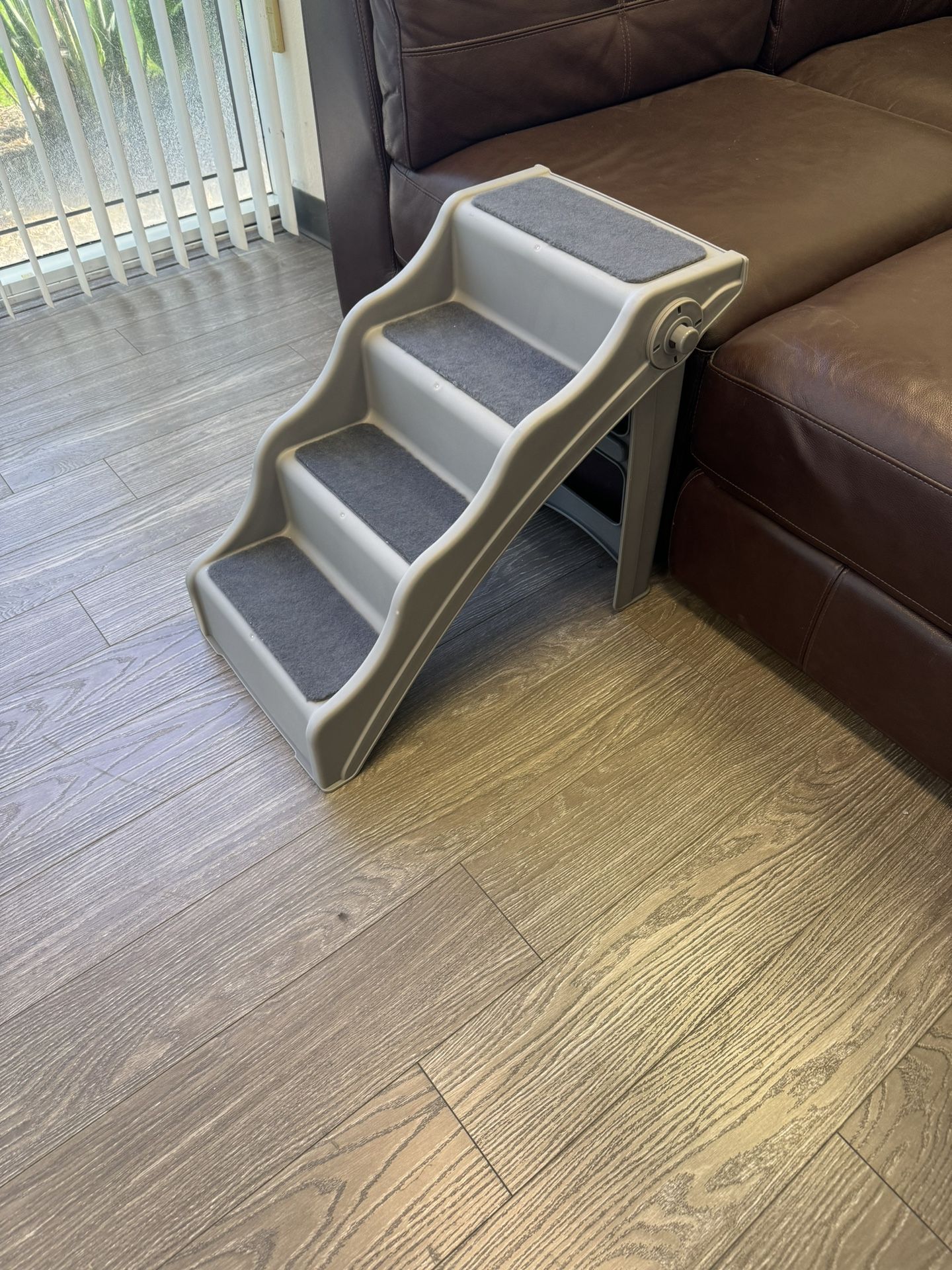New / 4 Step Dog Steps - Perfect For Your Couch Or Bed - 20” Tall