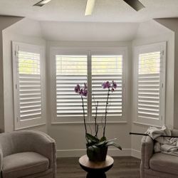 FREE Plantation Shutters (ESTIMATES & SAME DAY PRICING)- Custom, Hard Wood, Interior Window Treatments. Persianas de Madera. Se Habla Espanol.