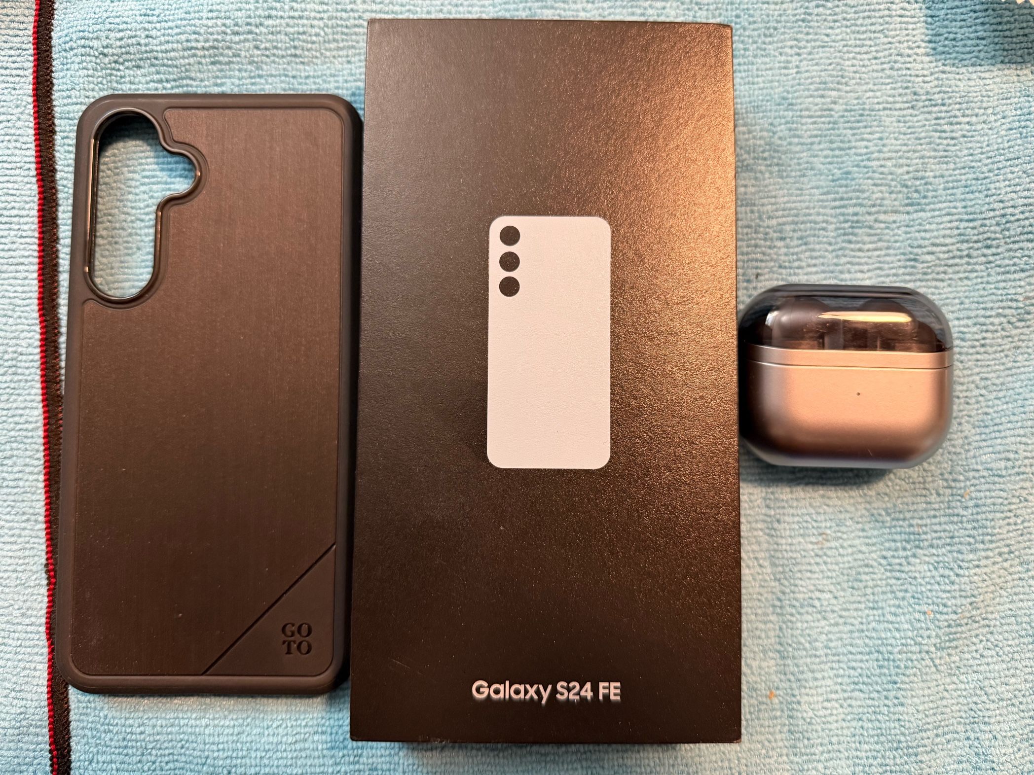 Galaxy S24 FE w/Galaxy Buds 3 Pro 128GB unlocked (New)read description