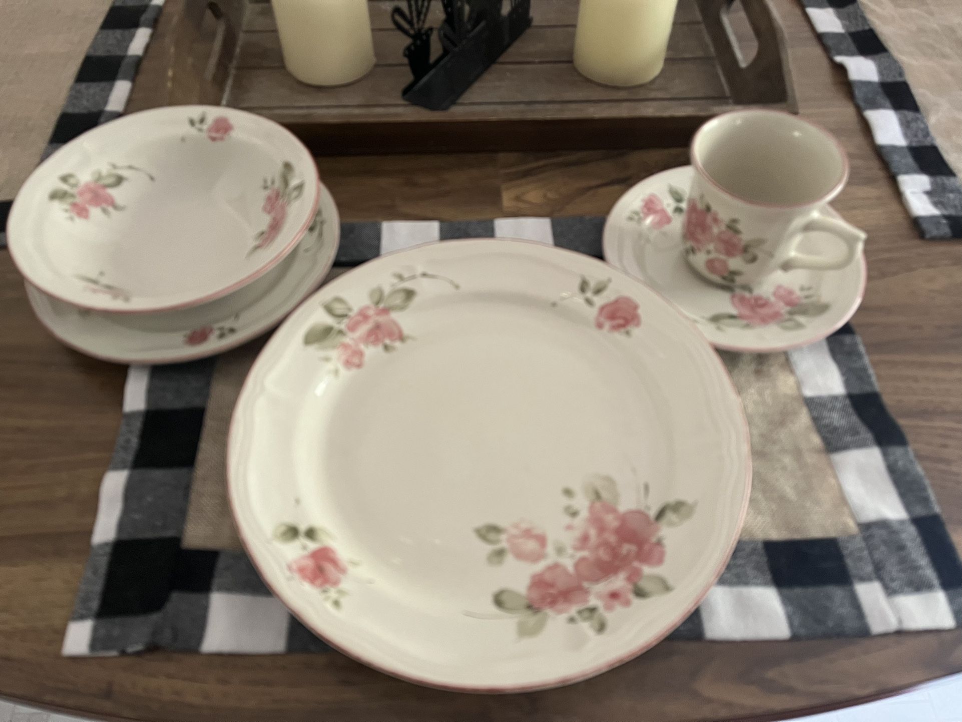 Gibson Housewares China Set
