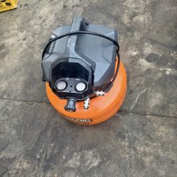 RIDGID 6 Gal. 150 PSI Portable Electric Oil-Free Jobsite Pancake Air Compressor with Dual Pressure G