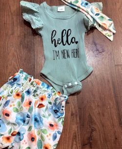 Girls 0-3 Month Outfit w/ Matching Bow