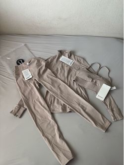 New Lululemon 3 Piece Activewear Set Size Medium