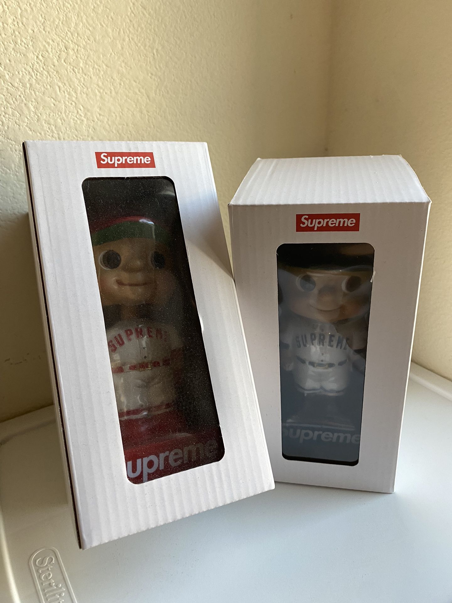 supreme Bobblehead スポーツ Supreme bobblehead red Supreme