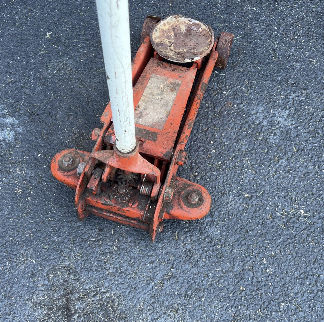 Old 3 Ton Jack Broken Not Working $10
