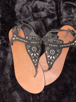 Women’s Black Studded T-Strap Sandals Size 8.5