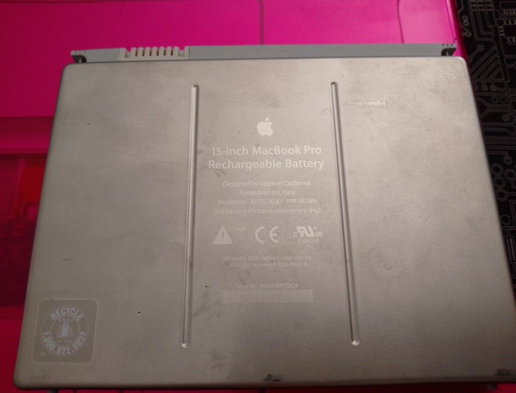 15-in MacBook Pro Rechargeable Battery For Old Models With Silver Keys