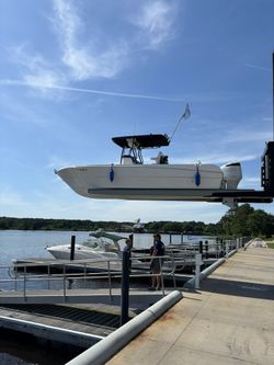 2022 Z Powerboat Center Console