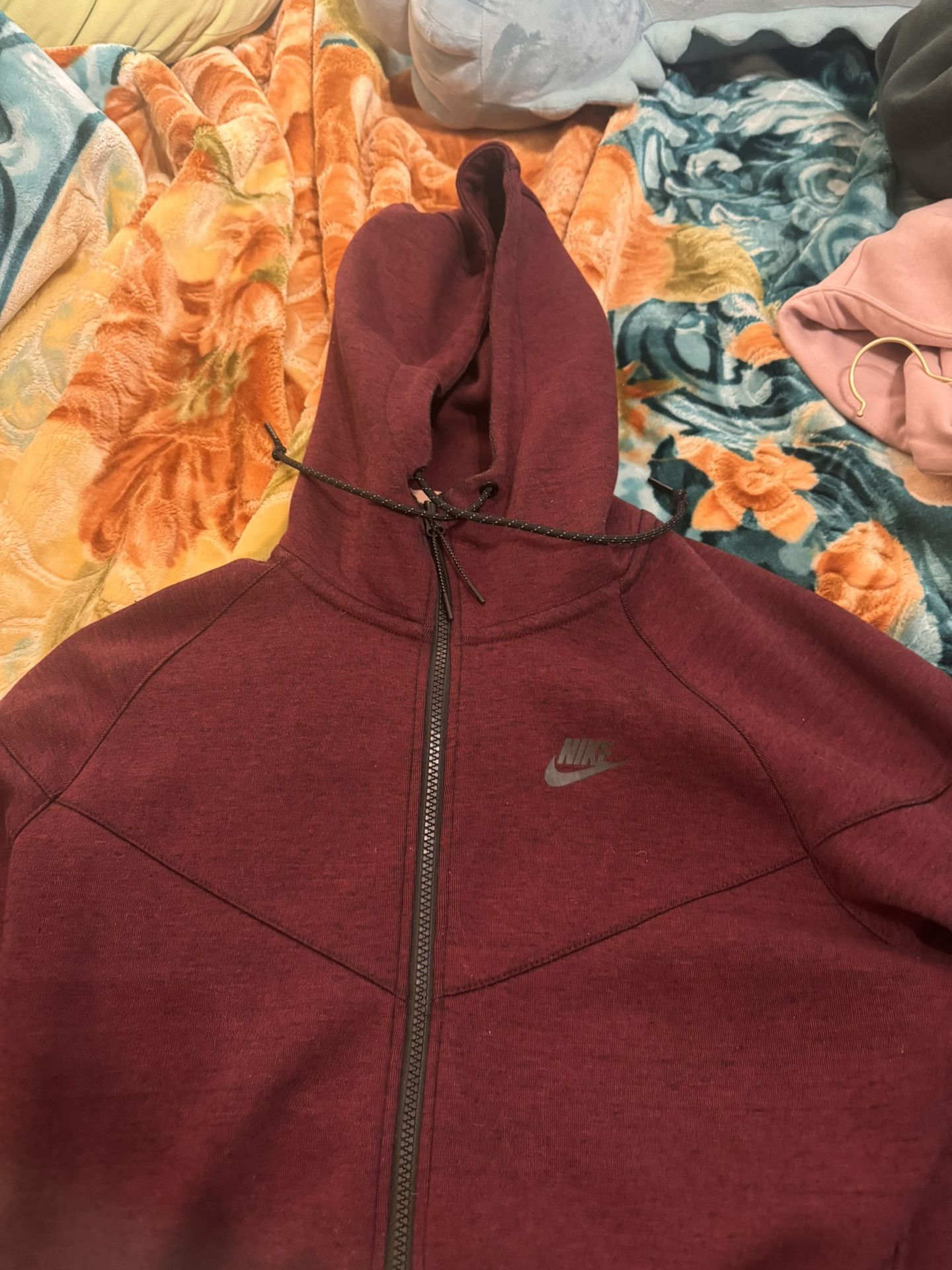 Dark Red Nike Tech Fleece 