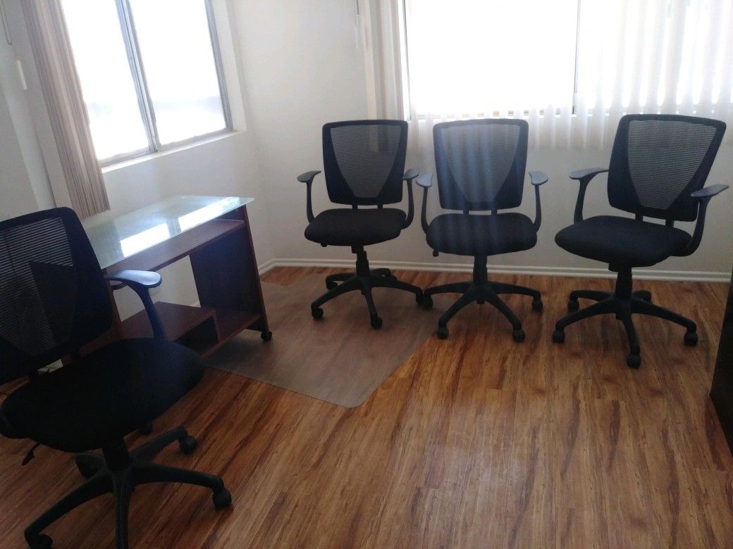 Office Chairs / Sillas de oficina