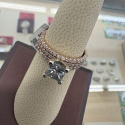 10k Diamond Ring 