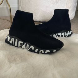 Balenciaga (Black)