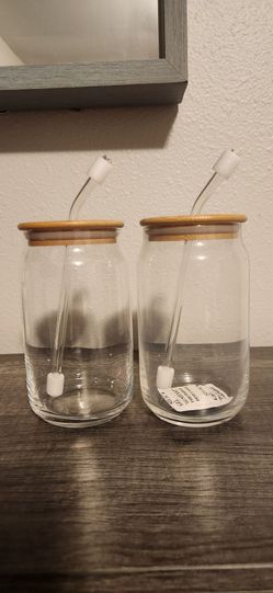 Glass tumbler with straw & bamboo lid