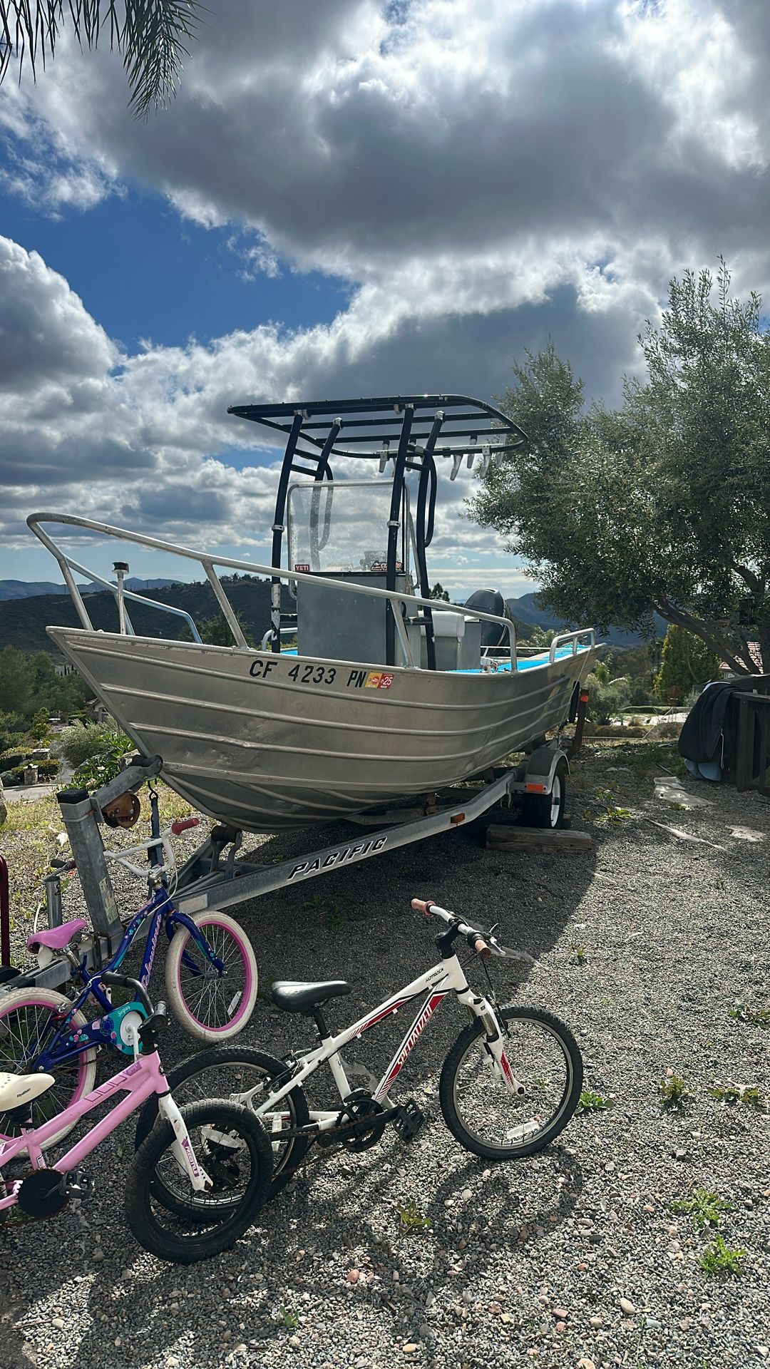 Valco Baja Bayrunner Fishing Boat
