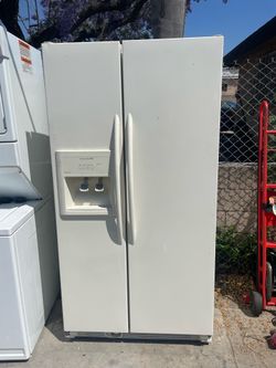 Side by side KitchenAid refrigerator 26 cu ft