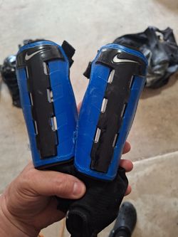 Nike soccer shin guards youth L