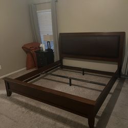 King Bed Frame In Wood And Leather