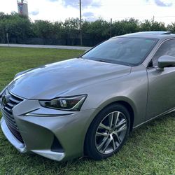 2018 Lexus IS 300 RWD 