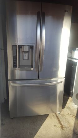 refrigerator brand LG measures 36 in width and 70 in height 2 months warranty delivery and installation