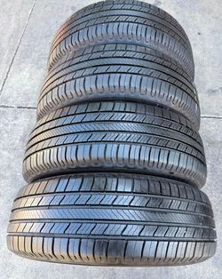 225/60/17 Michelin vendo un set de llantas usadas excelente condiciones de vida las 4 ✅🤩I am selling a set of used tires, all 4 in excellent living c