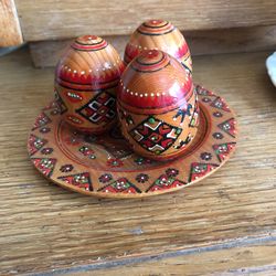 Wooden egg set