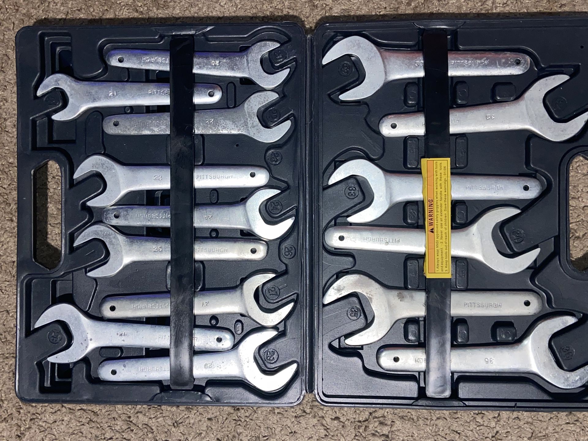 Pittsburgh 15 piece SAE Service Wrench Set with Hard Case