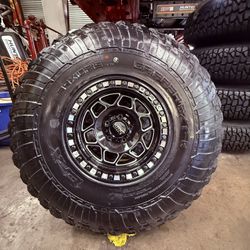 15” KMC Torq Beadlocks 5 Lug For Polaris RzR Pro r With 35” EFX Grippers
