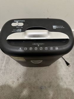 Amazon Basics paper shredder