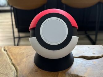 Pokémon Poké Ball Wireless Charger